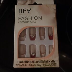 Fashion Press On Nails - Red and Gold